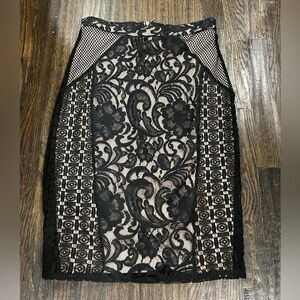 Lace black and nude pencil skirt Size: Small
